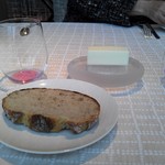 ベージュ アラン・デュカス 東京 - パンとバター