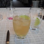 ベージュ アラン・デュカス 東京 - ノンアルコ^ルのカクテルです