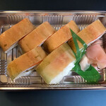 ひさご寿し - ビワマスの押し寿司