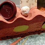 ショコラティエ パレ ド オール - グリーンの部分はピスタチオのガナッシュ