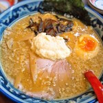 ラーメンめん丸　新国道店 - コテっぱにんにく