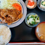 いずみ食堂 - 生姜焼き定食￥800