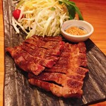 一品料理 ひとしな - 仙台牛ステーキ