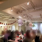 Q-pot CAFE. - ～Q-pot CAFE.～　ﾏｶﾛﾝの席、照明のﾎﾟｯﾄがｷｭｰﾄ