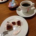 ルイ・ドゥ・レトワール - ミニデザートはケーキ2/1個分