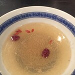 過橋米線 - 薬膳米線のスープ