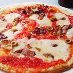 パルコ デル チェロ - アンチョビーとオリーブのピザ