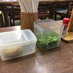 長田うどん - 卓上の薬味は使わないのがオレ流