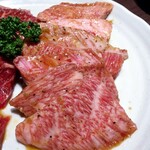 東海苑 - 並カルビは見た目より脂っこくないです。