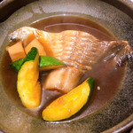 お酒と和彩 いづる - マナガツオの煮付け。身をとりにくいが身はふんわりしており絶品。煮付けの味付けも抜群