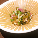 お酒と和彩 いづる - かもわさ。初めて食べましたが美味しい…