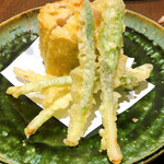 お酒と和彩 いづる - 極太レンコン。繊維で糸がメチャひきます。