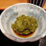 Sakanaya - 海藻（わかめかな？）の茎を細かく切ったもの。冷たすぎて味が分かりませんでした。。。何にでも、おいしい温度というものがありますよね。