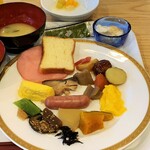 KKRホテル博多 - 朝食バイキング。お惣菜が多目。