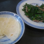 貴味蛸 - ２０１２・４月　ニラを皮で包んで・・・