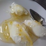 神戸モンシェリ - クリームチーズに柚子のコンフィチュールをかけて。　相性抜群でした！