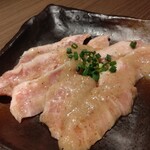 Sumibi Yakiniku Yanagiya - にんにくトントロ(単品)