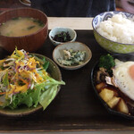 ima cafe - 半熟卵乗せジューシーハンバーグ¥1100-ドリンク付き