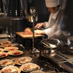 レストラン ユラユラ - オープンキッチンで出来立てをお届け