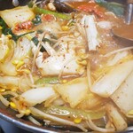 丸い月 - 海鮮鍋