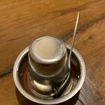 初台スパイス食堂 和魂印才たんどーる - ターメリックミルクプリン（蓋を外す前）