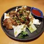 リム ロス タイ - ～リムロスタイ～　夜、豚肉のカリカリ揚げニンニクソースがけ