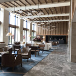 ハレクラニ 沖縄 - ロビーは広いです