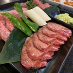 Yakiniku Shokuniku Oroshi Chokueiten Ambai - お肉ー