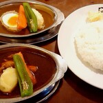 DELHI - 左上：デリーカレー《鶏の挽肉》／左下：カシミールカレー《鶏》【Jan.2020】