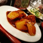 黒田萬元堂 - 鶏とじゃがいもの豆豉煮込み
