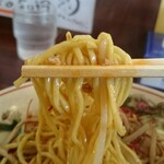 まよさわ - 低加水率ウェーブ麺使用