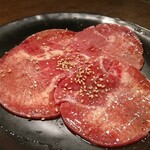 元氣七輪焼肉 牛繁 - 上タン塩