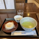 寿庵 寺田屋 - 梅ヶ枝餅セット・抹茶。700円