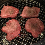 焼肉とんがらし玉 - 