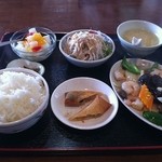 台湾料理　全家福 - エビ塩ランチ