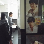 スパイシースパイシー - 店内は韓流スターのポスターが！