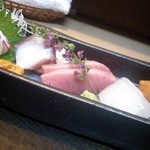 辻政 - 造り盛り合わせ（羅臼・天草の海胆食べ比べ有り）