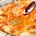 Ahijobaruandogohanyamabudou - 蜂蜜かけて食べるチーズのピッツァ