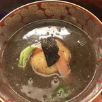 赤坂 菊乃井 - 昼懐石１００００円。蓋物：百合根饅頭・鶉丸・フォワグラ・結び青味大根・トリュフ餡。トリュフの香りが鮮烈！鶉とフォワグラの百合根饅頭と、餡がマッチして、とーっても美味しかったです（╹◡╹）（╹◡╹）