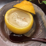 赤坂 菊乃井 - 昼懐石１００００円。強肴：三宝柑雲子蒸し・銀餡。柑橘の香りと濃厚な白子が食欲を増進させます(^｡^)。されなくてもありますが（笑）。熱々を頬張ると、幸せな味わいが広がります（╹◡╹）（╹◡╹）