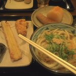 丸亀製麺 - かけうどんに讃岐おでんに天ぷらとおにぎりと盛りだくさんランチ