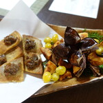 かたつむり - 親芋に蕗味噌、花咲き栗、銀杏の素揚げ