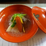 かたつむり - 聖護院大根のお椀、自家製のからすみが甘塩で美味しい♪