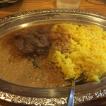 カルータラ - レンズ豆とビーフのカレー