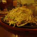 サッポロビアレストラン９１０ - シャキシャキもやし炒め