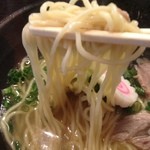 豚ソバ Fuji屋 - 麺