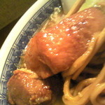 らーめん こじろう - 分厚くデカいホロ肉豚！