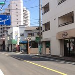 Kakamigahara - 写真奥が川越街道。駅から歩いて3、4分くらい。