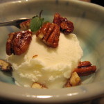 YAKINIKU MARUUSHI - バニラのアイス　