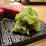 YAKINIKU MARUUSHI - このワサビが茎入りでサクサクと。風味豊かで。